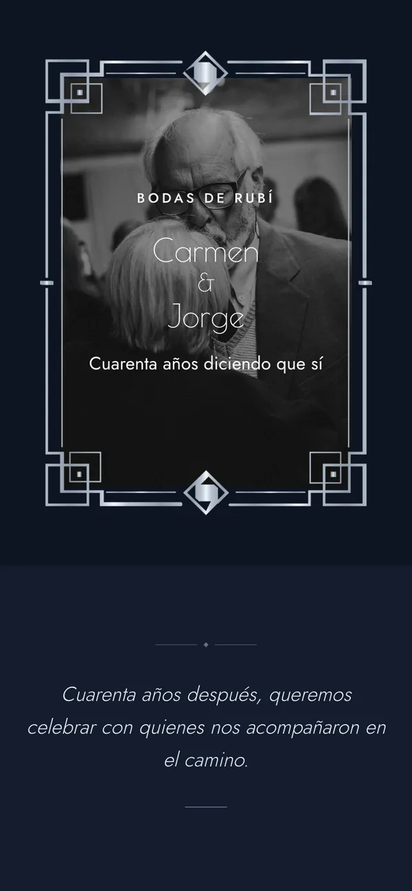 Portada de aniversario Platino: Carmen y Jorge en blanco y negro dentro de un marco art déco