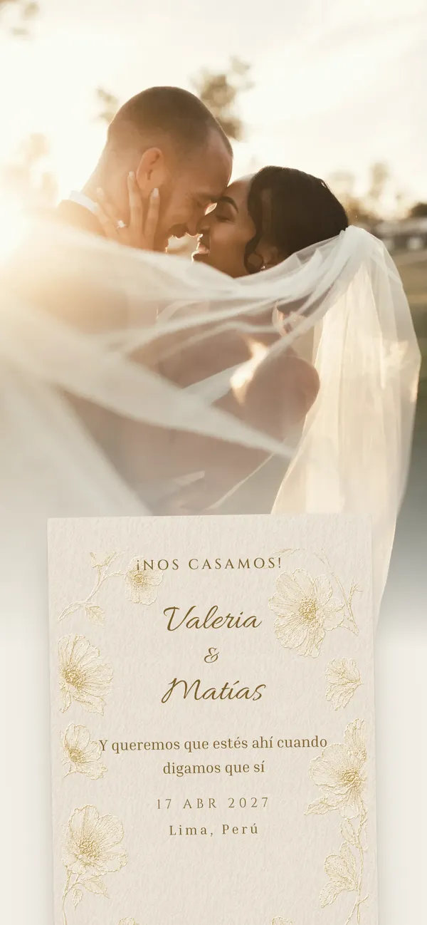 Portada de boda Ivory Gold: Valeria y Matías bajo el velo al atardecer y una tarjeta marfil con flores doradas